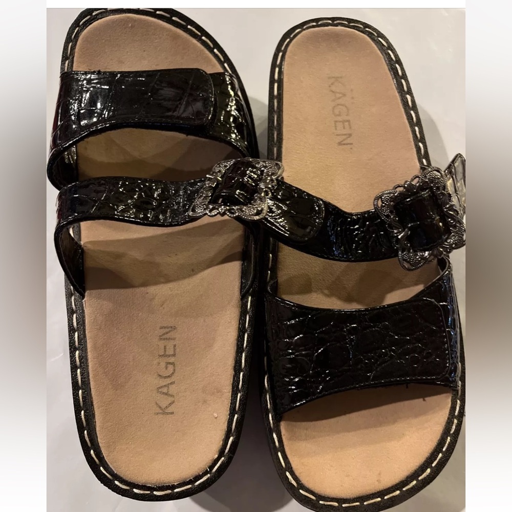 Kagen Black chunky Patent leather SANDALS women’s 7 Silver Buckle Wedges Flats